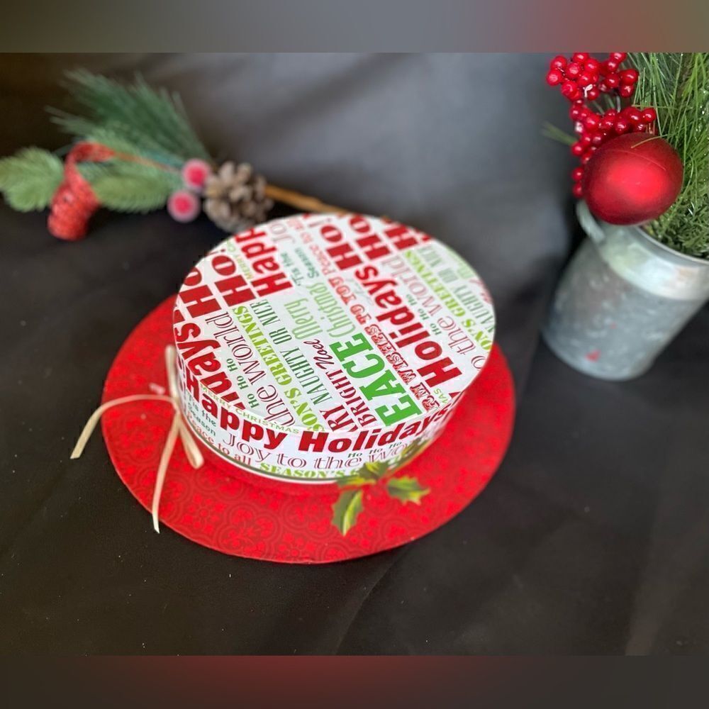 🎄❄️🎄NEW! Christmas Hat Box Gift Box Presents Ornament Box by Paper Studi…